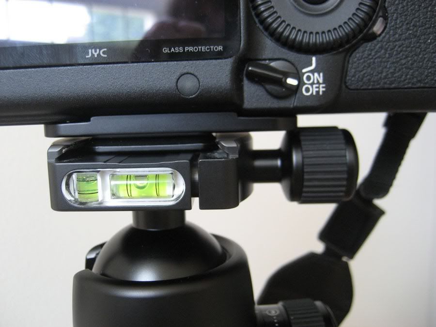 IMAGE: http://i789.photobucket.com/albums/yy173/go_pics/tripod/mounting-plates4.jpg