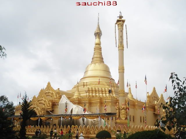 Replika Stupa Shwedagon, Foto oleh: sauchi88