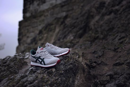  photo tgwo_onitsuka_tiger_silver_knight_off_feet_07_zpscfe2a0b9.jpg