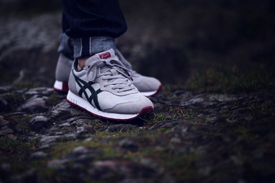  photo tgwo_onitsuka_tiger_silver_knight_on_feet_08_zps148d2b72.jpg